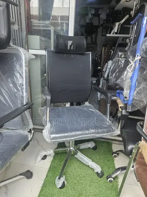 Italian Standard Modern Chair With Headrest and Lumber Support