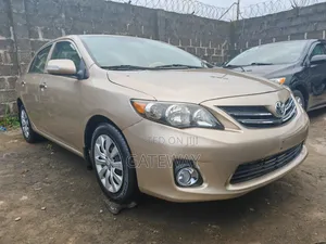 Toyota Corolla 2010 Gold