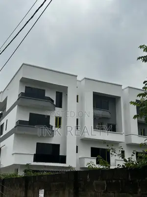 Furnished 5bdrm Townhouse/Terrace in Katampe for sale