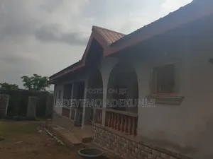 6bdrm Block of Flats in Iduunu Avenue, Ibadan for sale