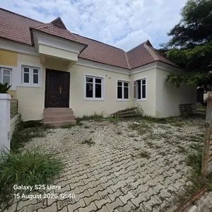 3bdrm Bungalow in Glorianna Estate, Lugbe District for rent