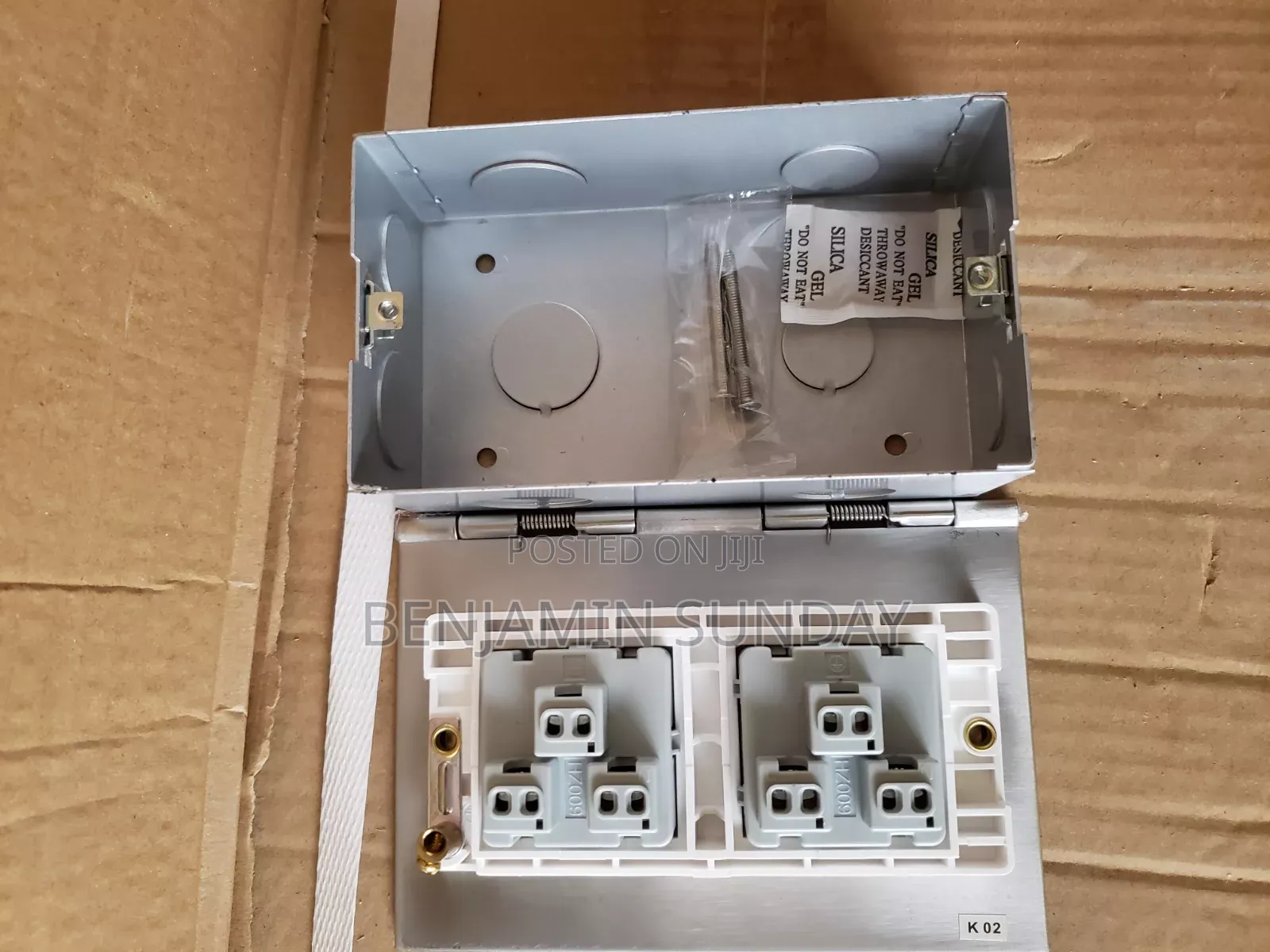 Floor Socket Flip Mk Uk