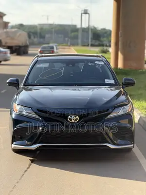 Toyota Camry SE (2.5L 4cyl 8A) 2019 Blue