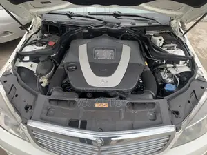 Mercedes-Benz C300 2009 White