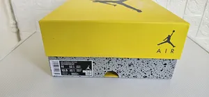 Air Jordan 4 Retro Lightning 2021