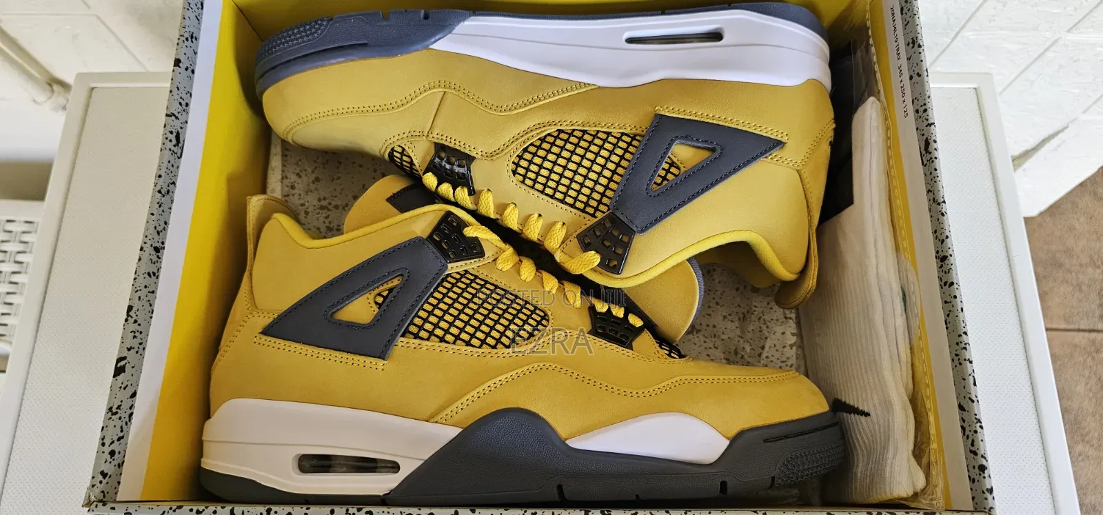 Air Jordan 4 Retro Lightning 2021