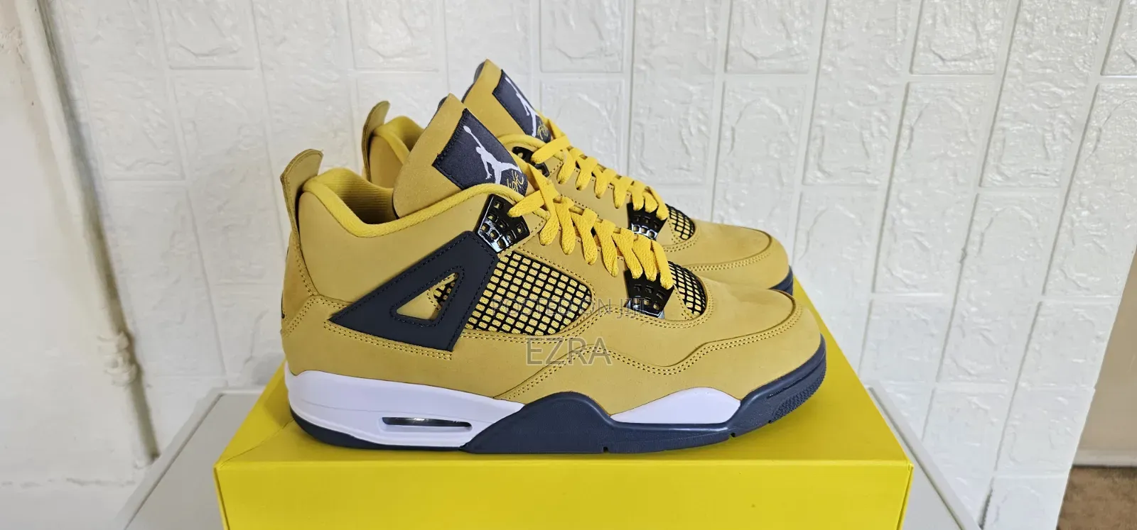 Air Jordan 4 Retro Lightning 2021