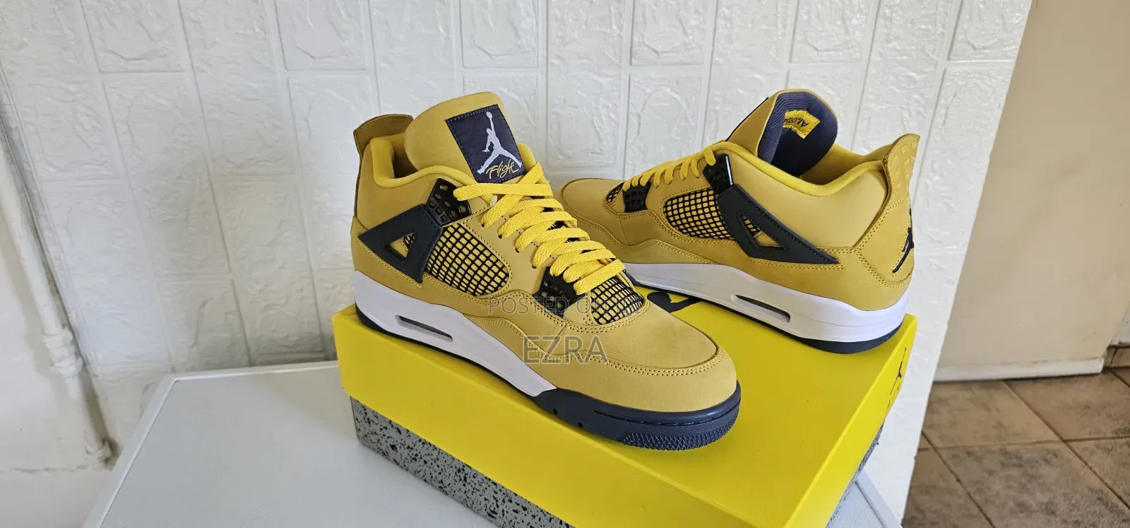 Air Jordan 4 Retro Lightning 2021