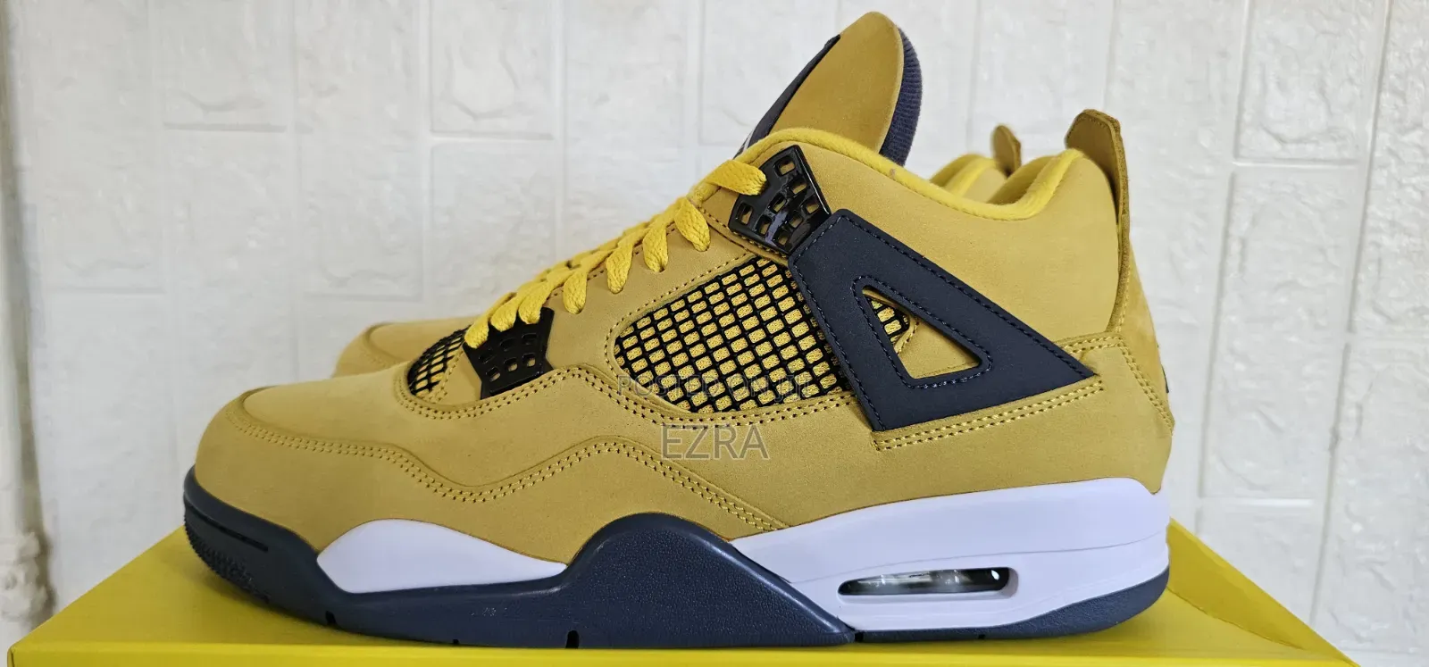 Air Jordan 4 Retro Lightning 2021