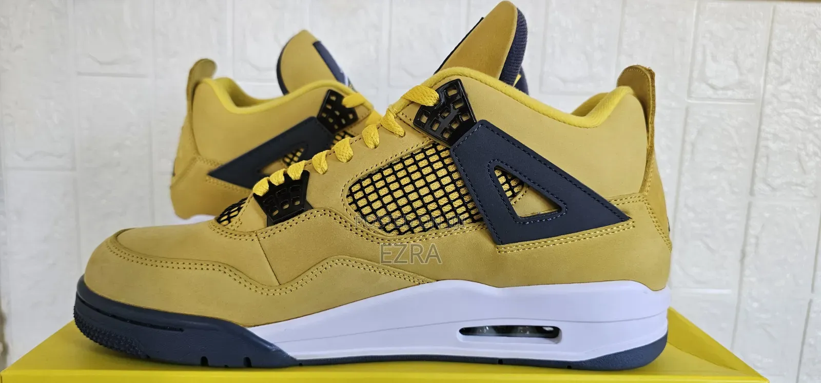 Air Jordan 4 Retro Lightning 2021