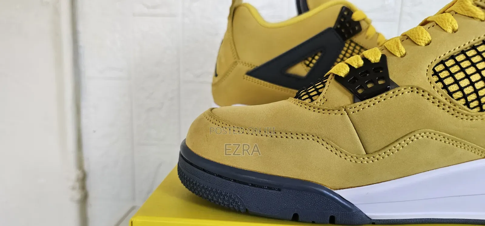 Air Jordan 4 Retro Lightning 2021