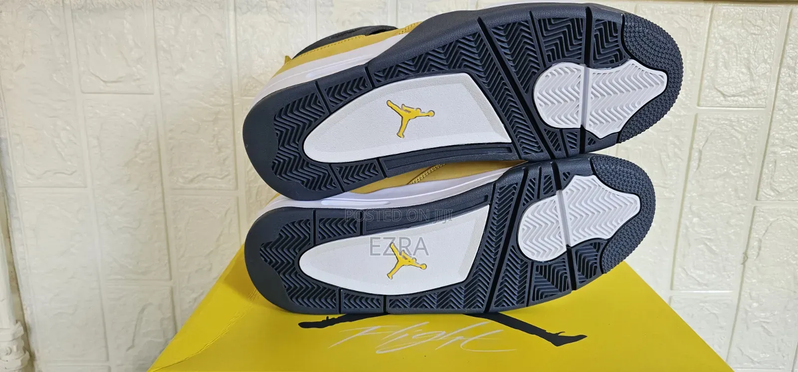 Air Jordan 4 Retro Lightning 2021