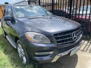 Mercedes-Benz M Class ML350 4MATIC 4dr SUV AWD (3.5L 6cyl 7A) 2015 Gray
