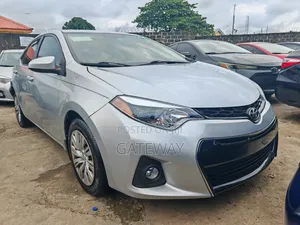 Toyota Corolla 2015 Silver