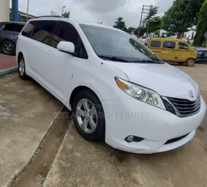 Toyota Sienna 2014 White