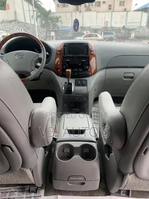 Toyota Sienna 2006 Silver