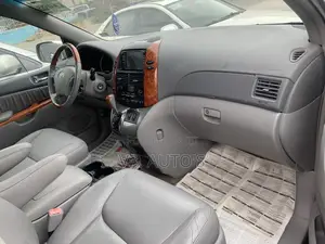 Toyota Sienna 2006 Silver