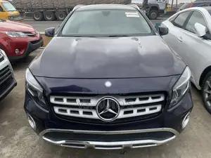 Mercedes-Benz GLA 250 2018 Blue
