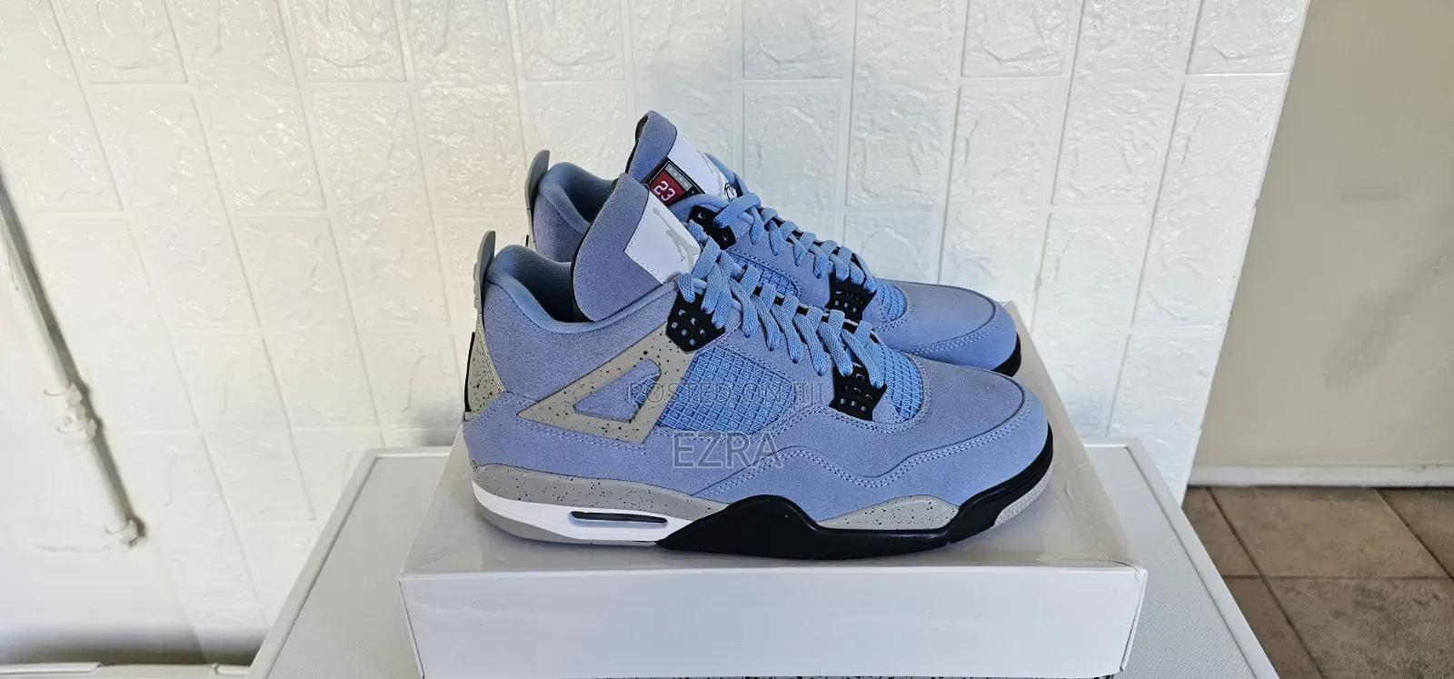Air Jordan 4 Retro University Blue.