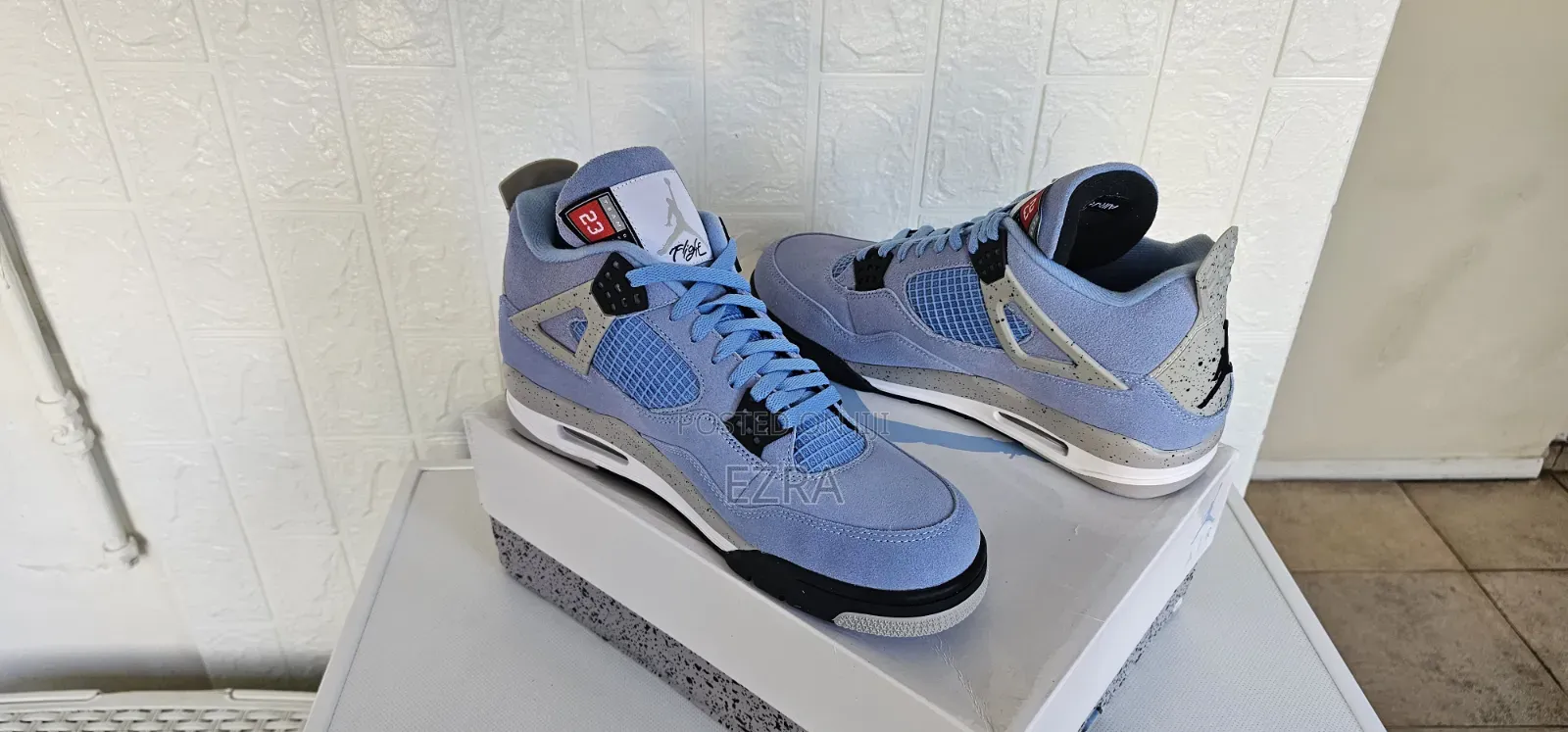 Air Jordan 4 Retro University Blue.