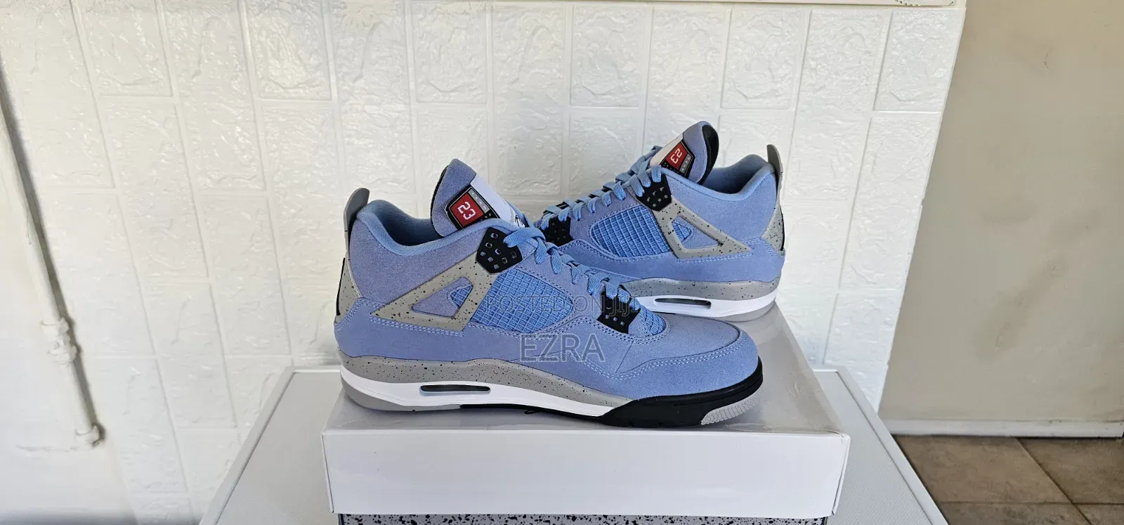 Air Jordan 4 Retro University Blue.