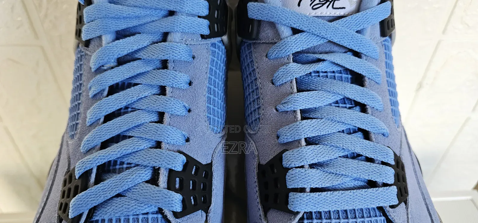 Air Jordan 4 Retro University Blue.