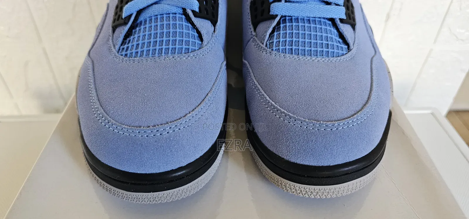Air Jordan 4 Retro University Blue.