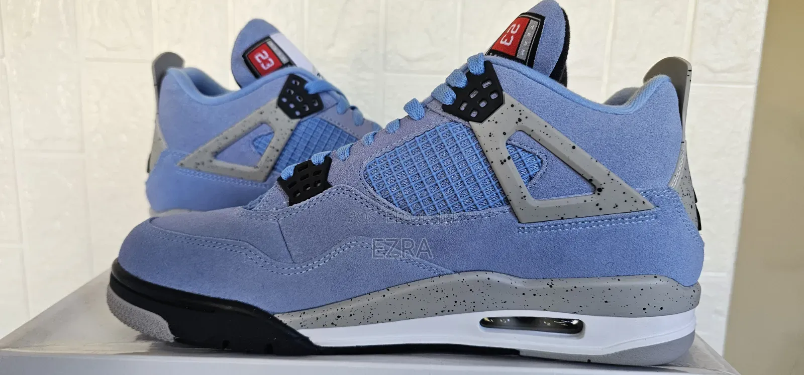Air Jordan 4 Retro University Blue.