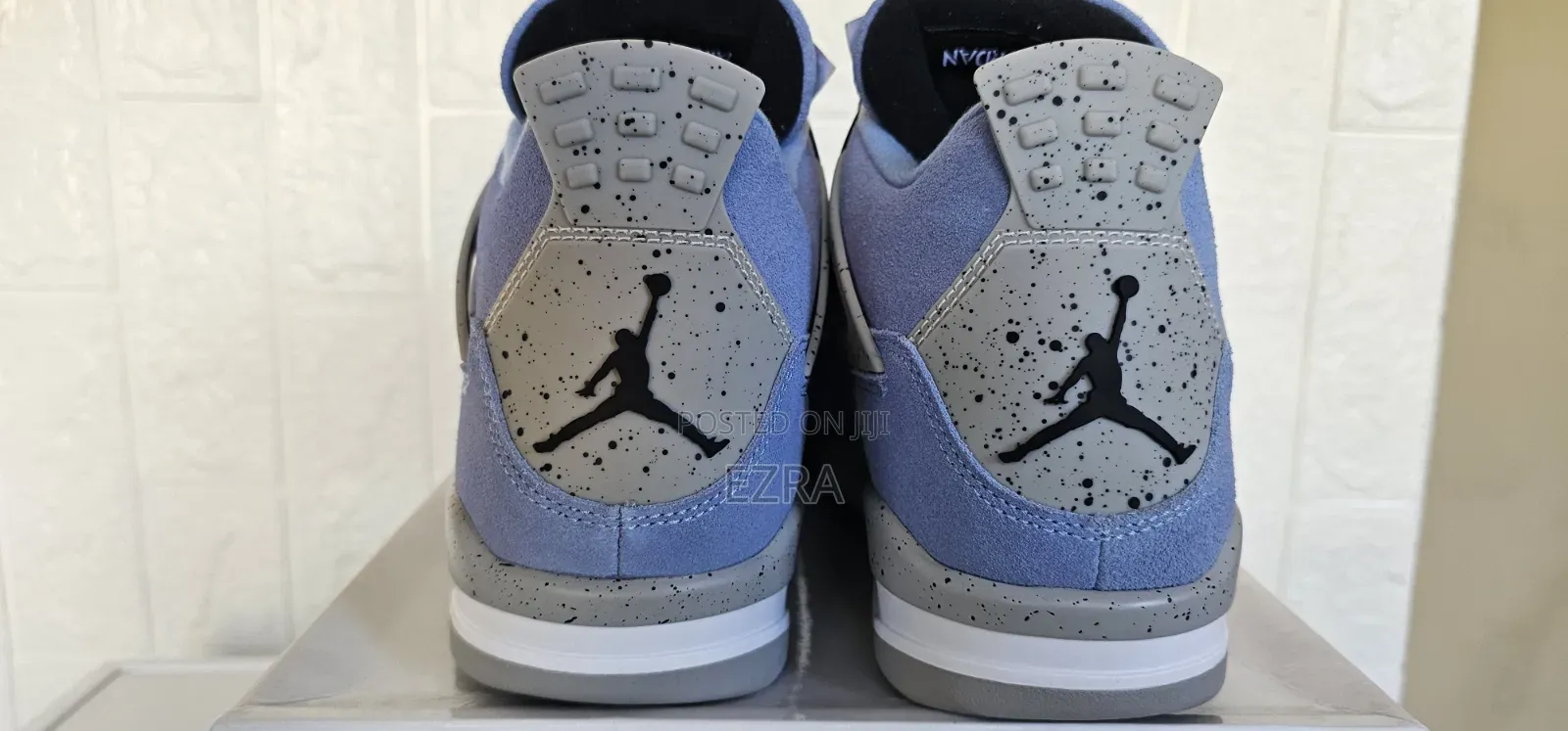 Air Jordan 4 Retro University Blue.