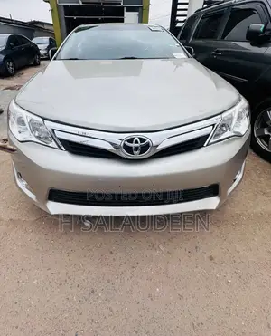 Toyota Camry L 4dr Sedan (2.5L 4cyl 6A) 2014 Gold