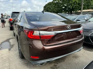 Lexus ES 2016 Brown