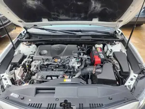 Toyota Camry 2018 White