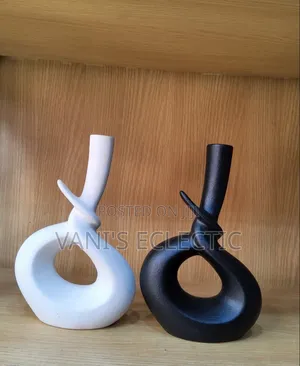 Nordic Matte Ceramic Knot Vase