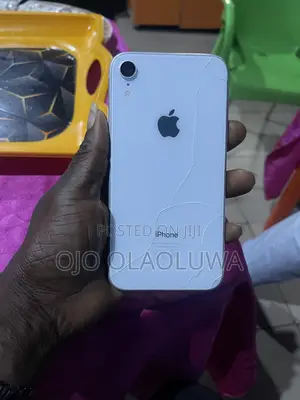 Apple iPhone XR 64 GB White