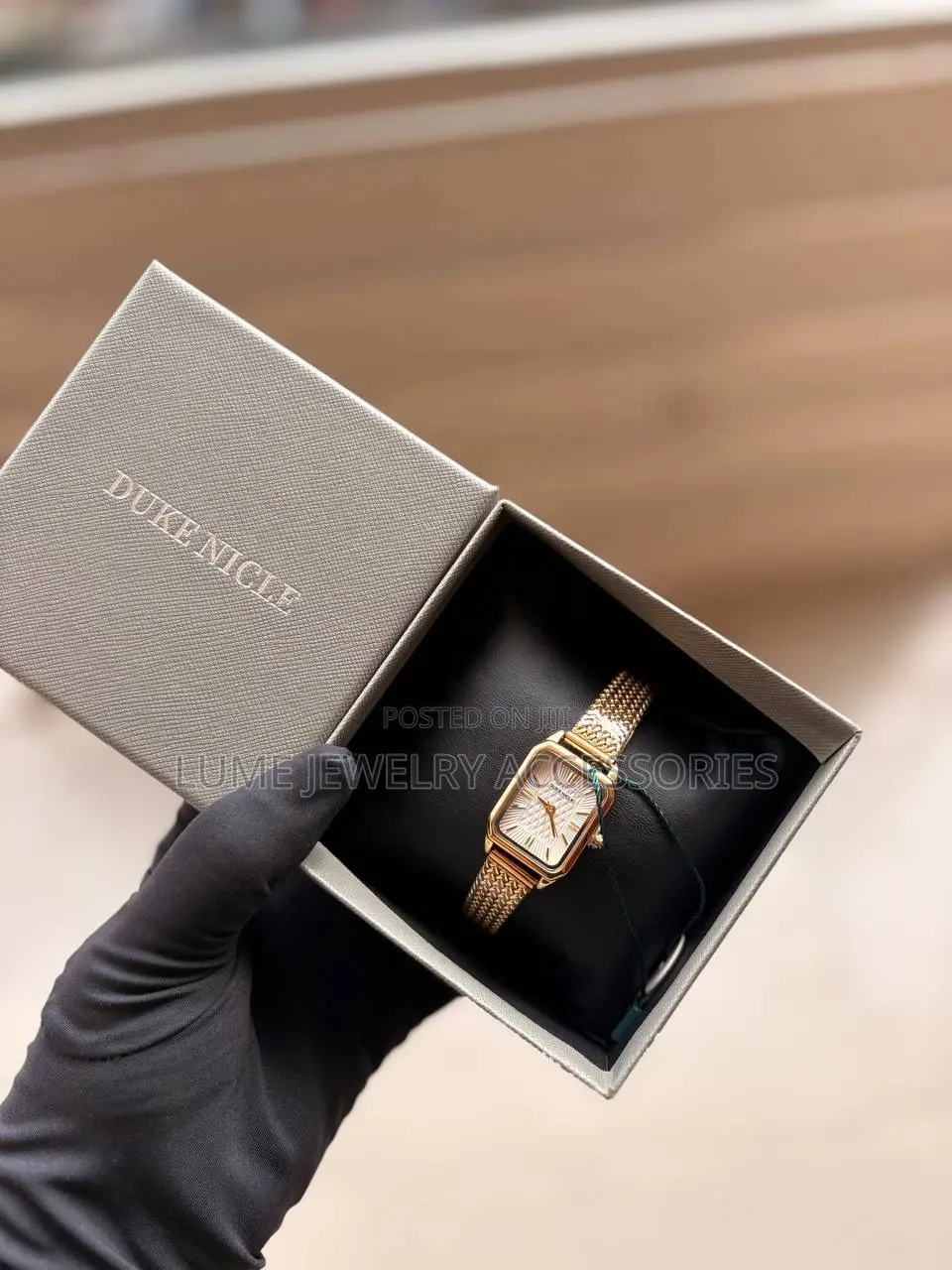 Chic Ladies Watch