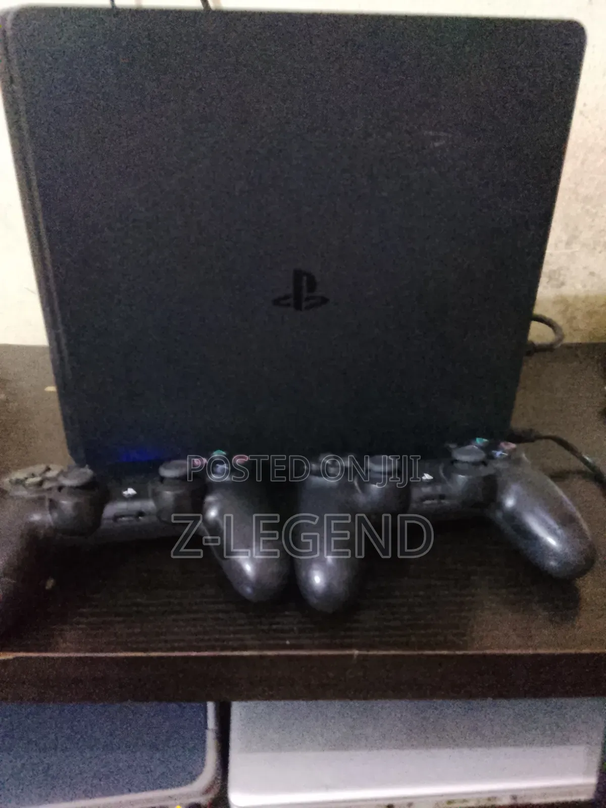 Ps4 Slim + 2 Controller