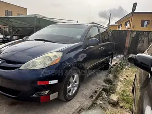 Toyota Sienna XLE AWD 2006 Blue