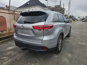 Toyota Highlander XLE 2019 Silver