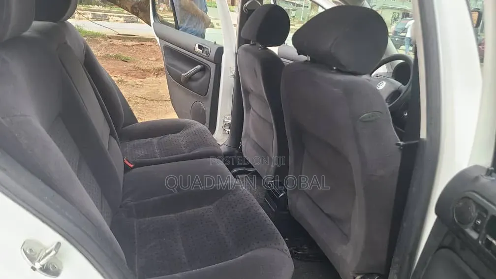 Volkswagen Golf 1.6 Automatic 2003 White
