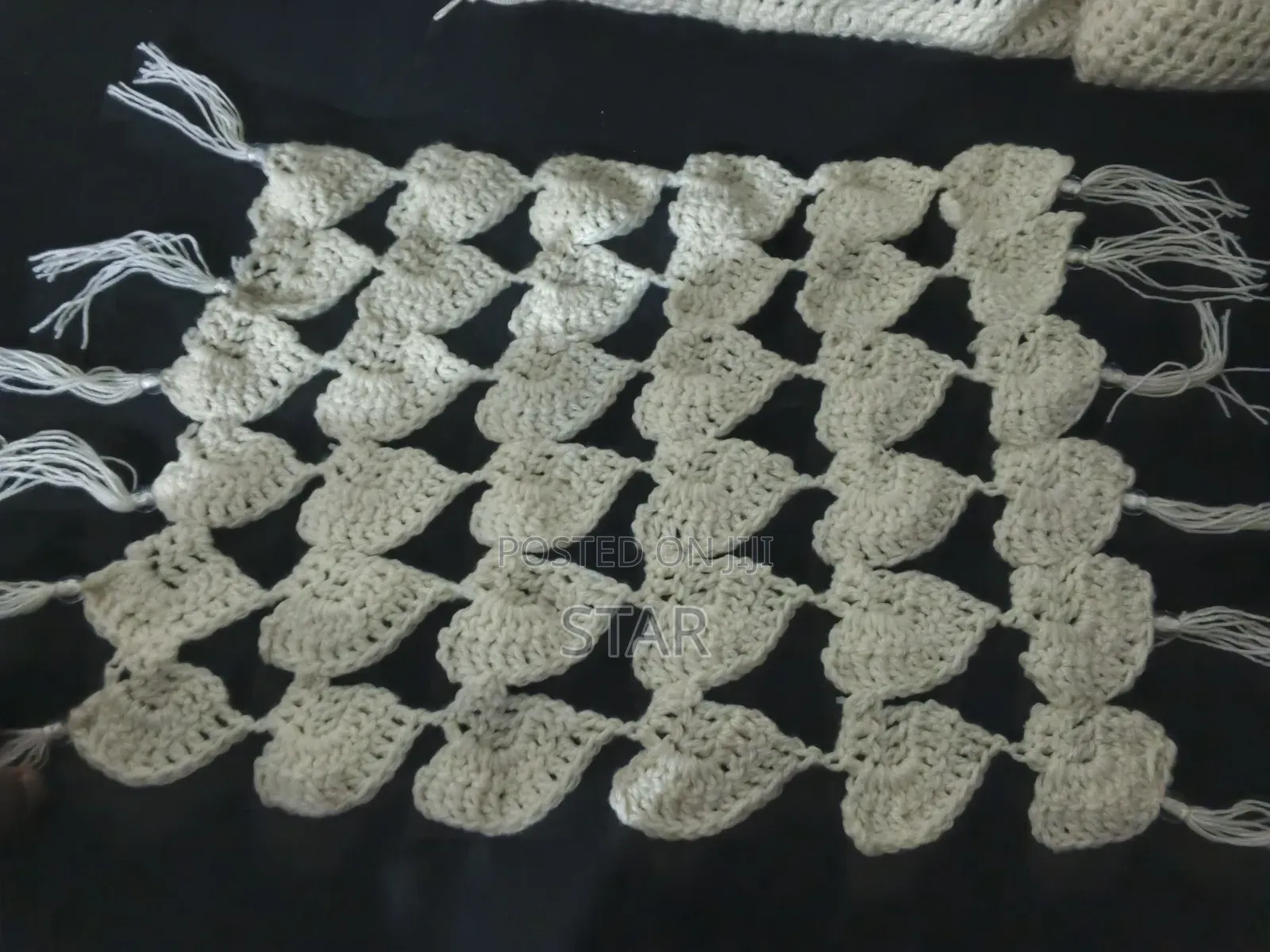 Crochet's Table Cover and 4 Head Rest