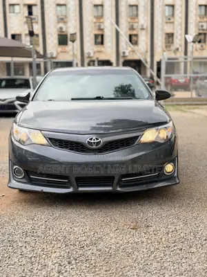 Toyota Camry SE 4dr Sedan (2.5L 4cyl 6A) 2012 Gray