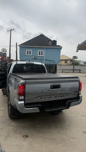 Toyota Tacoma Limited V6 4x4 Double Cab 127.4 in. WB 2020 Silver