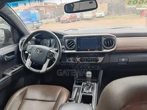 Toyota Tacoma 2017 Black