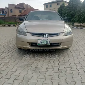 Honda Accord 2004 Gold