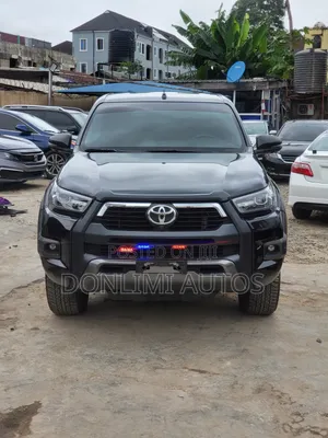 Toyota Hilux 2025 Black