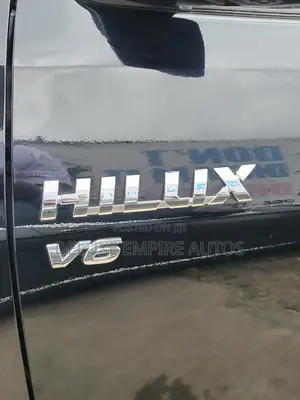 Toyota Hilux 2025 Black