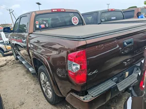 Toyota Tundra 2018 Brown