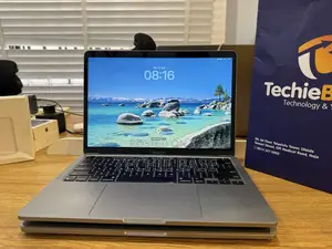 Laptop Apple MacBook Pro 2022 M2 8GB Apple M2 SSD 256GB