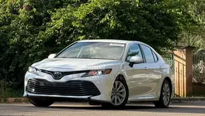 Toyota Camry LE (2.5L 4cyl 8A) 2019 White