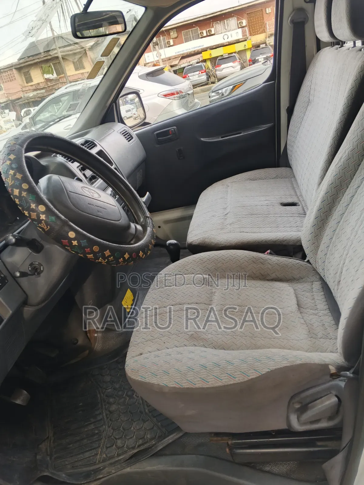 Toyota HiAce 2004 White